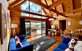 House With Bay Views - St Helens Family Escape